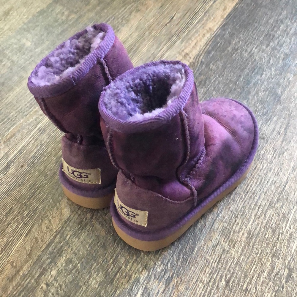 UGGS Toddler Classic ll Boot US size 9